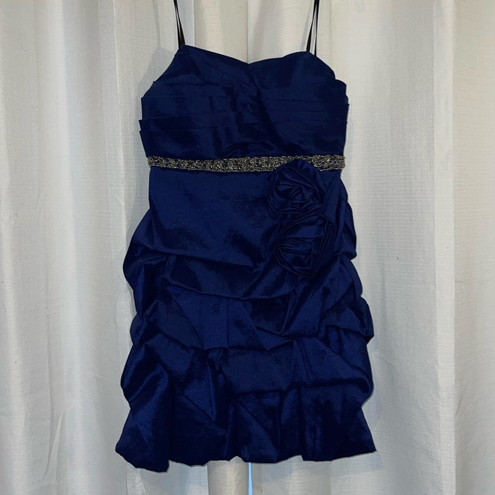 ❣️City Triangles Strapless Ruffles Dress❣️
